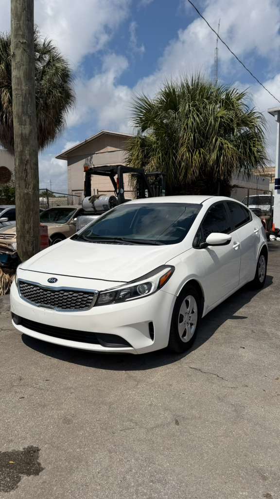 KIA 2017 White
